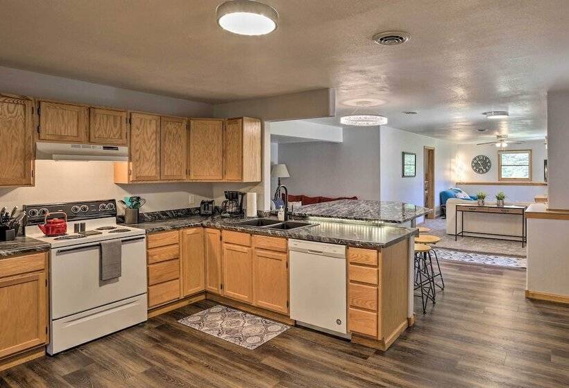 Spacious Home W/ Hot Tub, 3 Mi To Deer Mtn