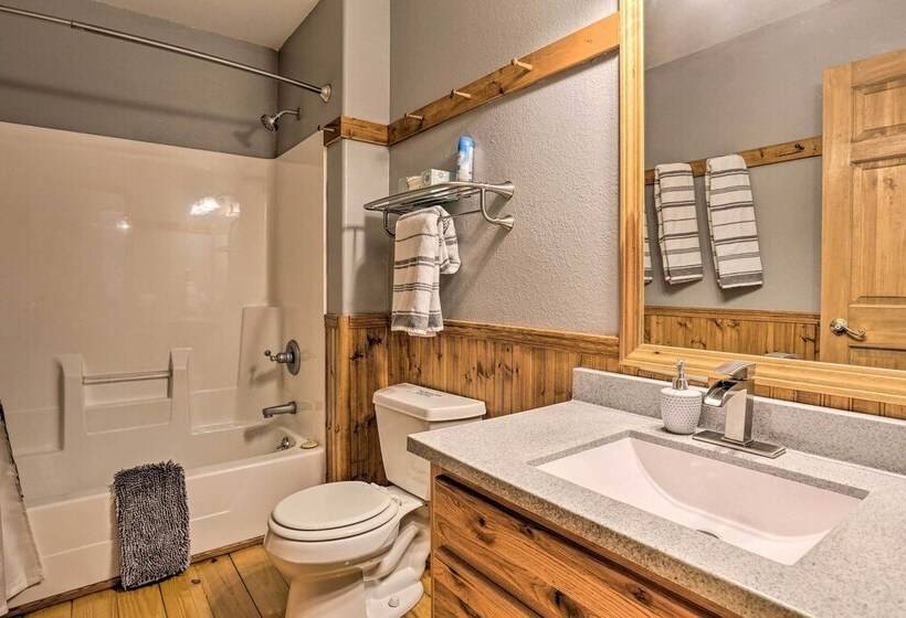 Spacious Home W/ Hot Tub, 3 Mi To Deer Mtn