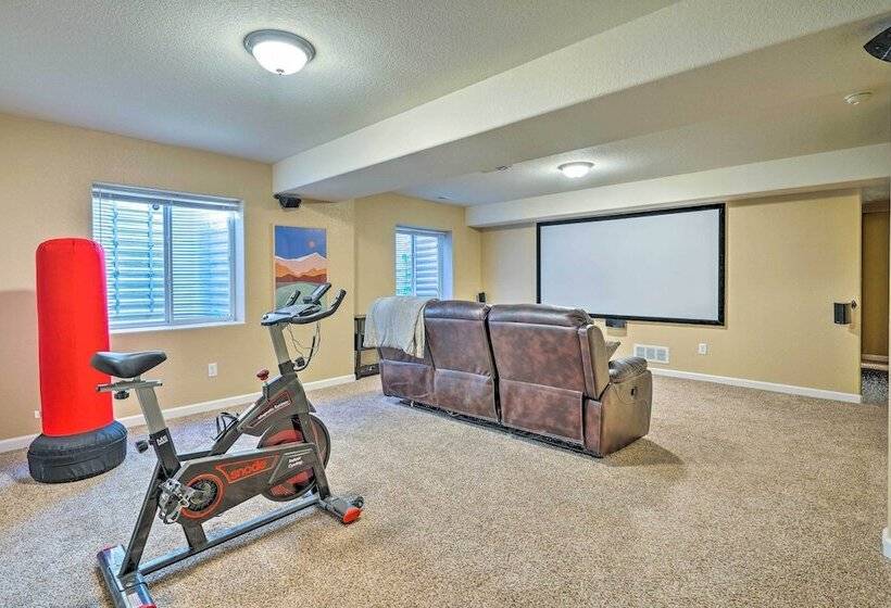 Spacious Springs Home + Patio ~ 10 Mi To Dtwn