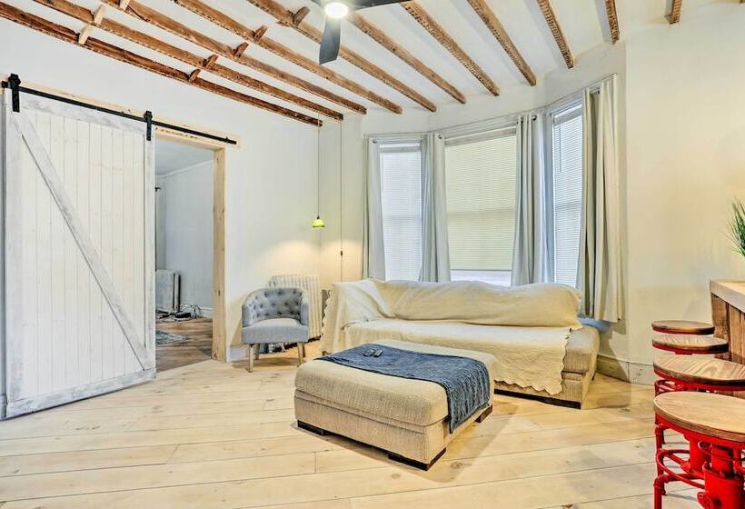 Stylish Newark Home W/ Deck < 14 Mi To Nyc!