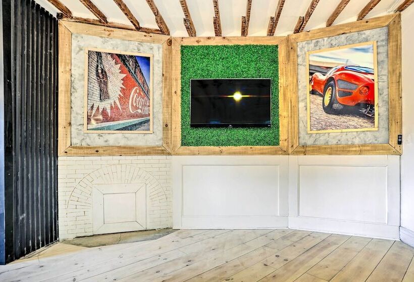 Stylish Newark Home W/ Deck < 14 Mi To Nyc!