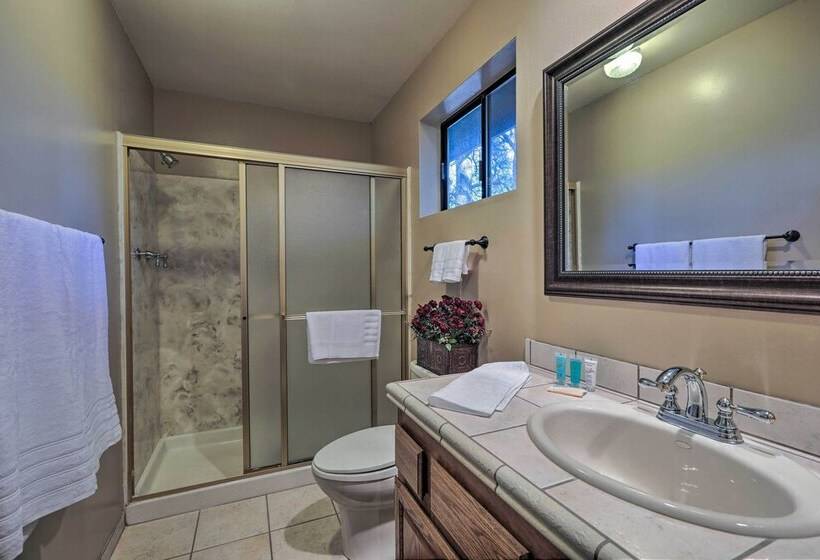 Upscale Flagstaff Country Club Home W/ Mtn Views!