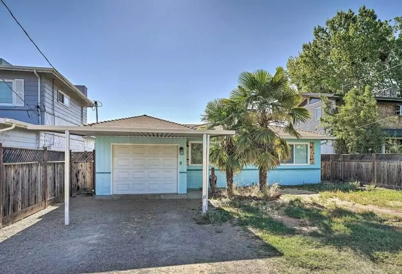 Waterfront Cottage W/ Private Pool & Lake View!