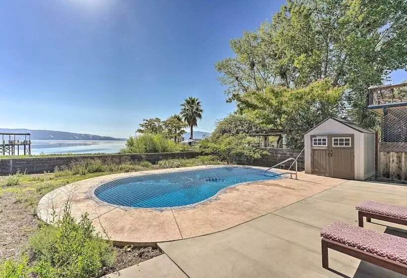 Waterfront Cottage W/ Private Pool & Lake View!