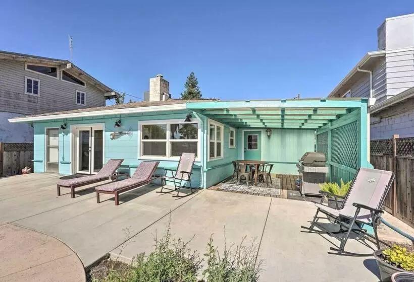 Waterfront Cottage W/ Private Pool & Lake View!