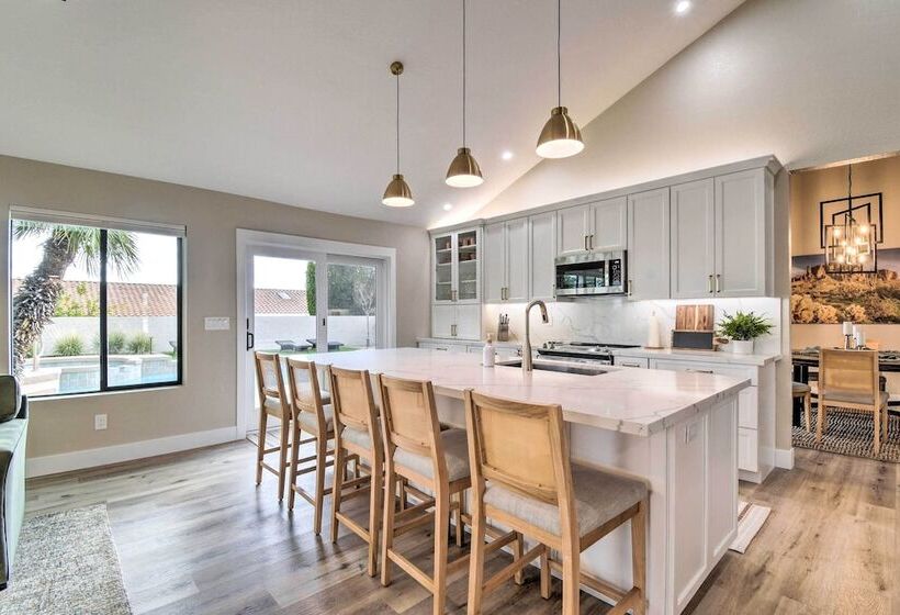 Arizona Family Retreat W/ Pool & Hot Tub!