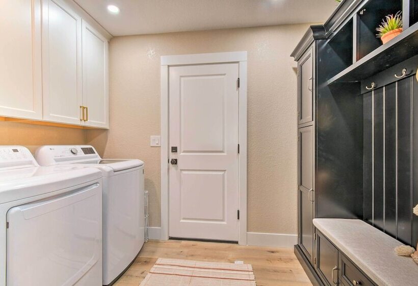 Arizona Family Retreat W/ Pool & Hot Tub!