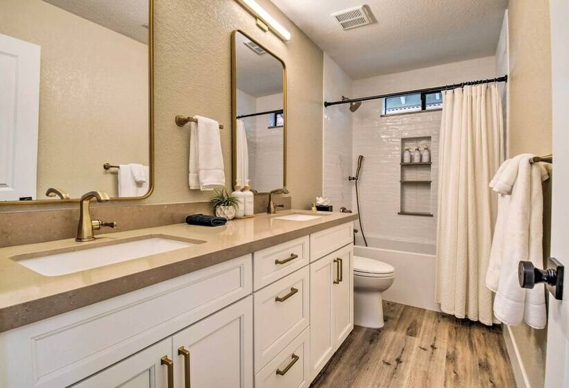 Arizona Family Retreat W/ Pool & Hot Tub!