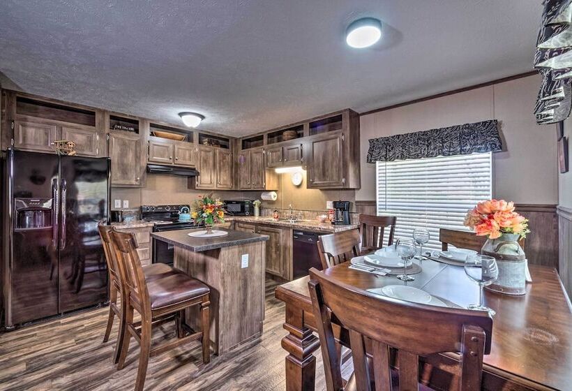 Boating Mecca: Near Dale Hollow Lake & Golf!