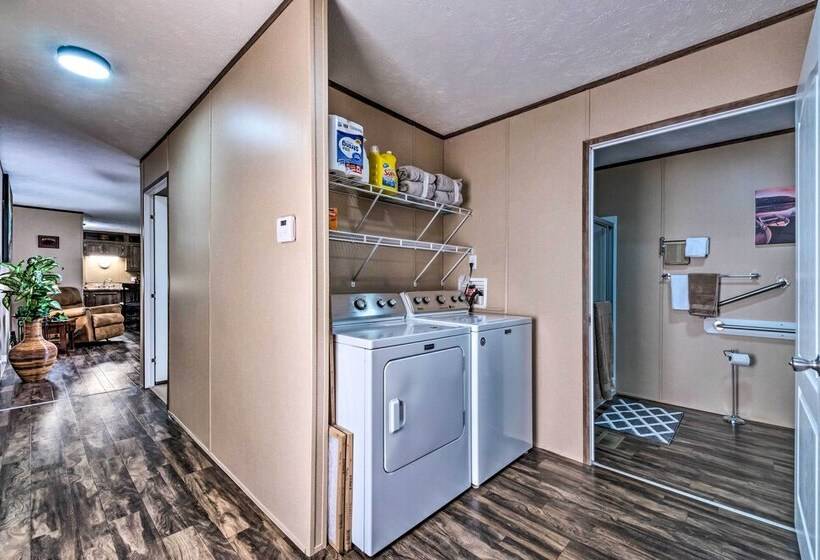 Boating Mecca: Near Dale Hollow Lake & Golf!