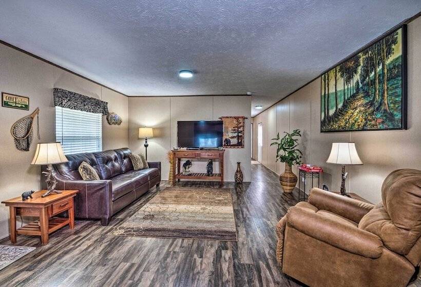 Boating Mecca: Near Dale Hollow Lake & Golf!