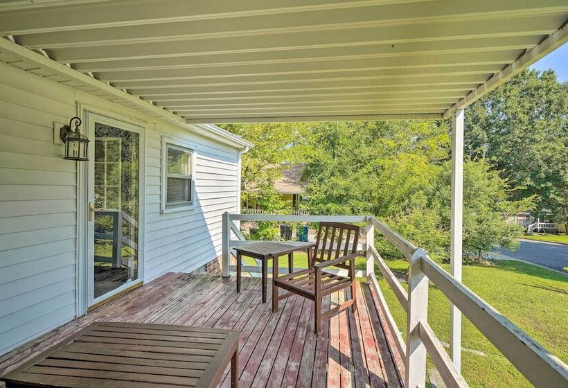 Bright Durham Home W/ Fully Furnished Deck!