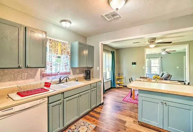 Centrally Located Lawton Home: Dogs Welcome!