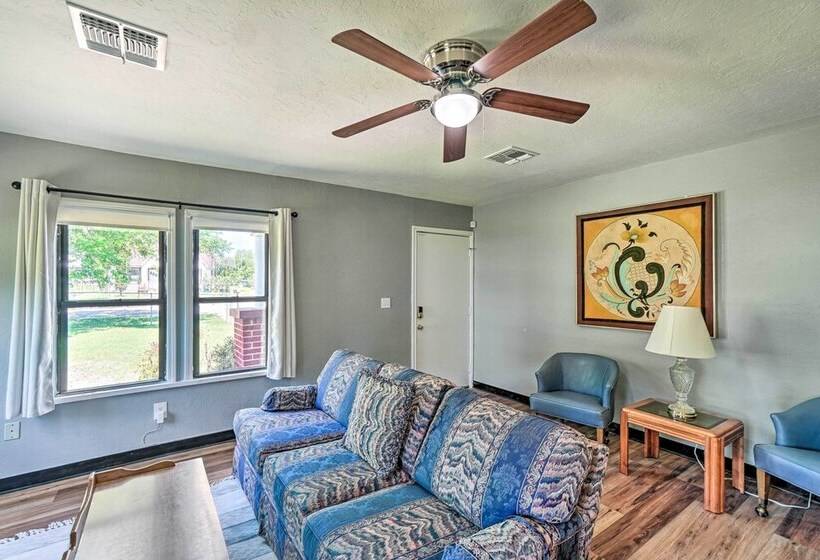 Centrally Located Lawton Home: Dogs Welcome!