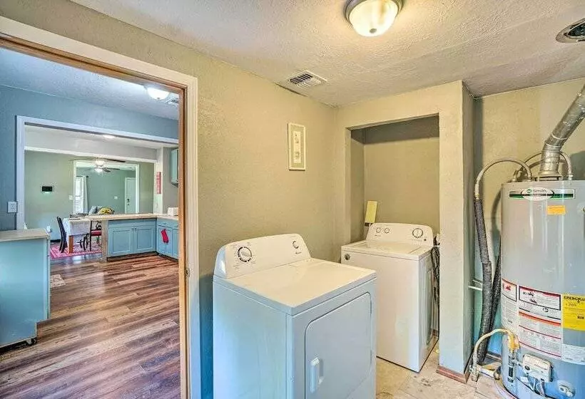 Centrally Located Lawton Home: Dogs Welcome!