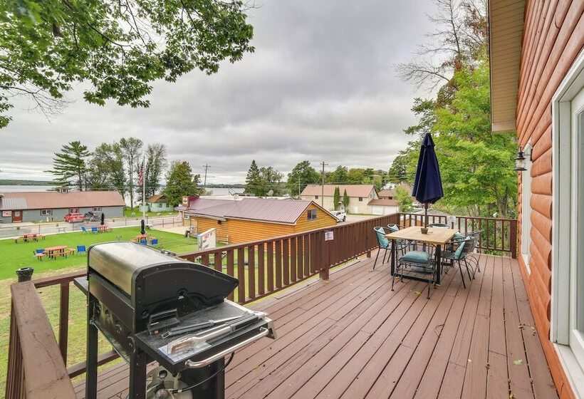 Charming Curtis House: Large Deck W/ Lake View!