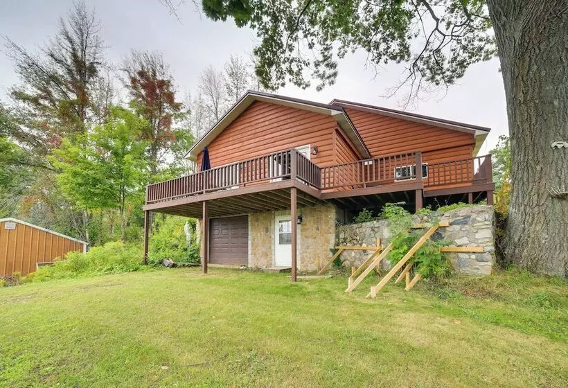 Charming Curtis House: Large Deck W/ Lake View!