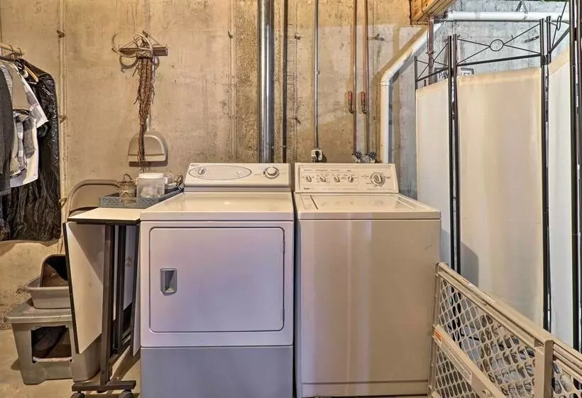 Charming Log Cabin At Double Jj Ranch Resort!