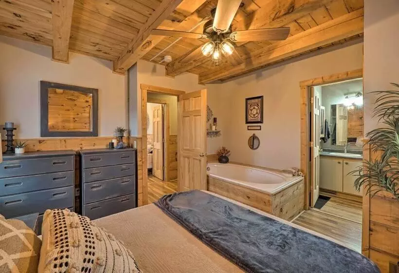 Charming Log Cabin At Double Jj Ranch Resort!