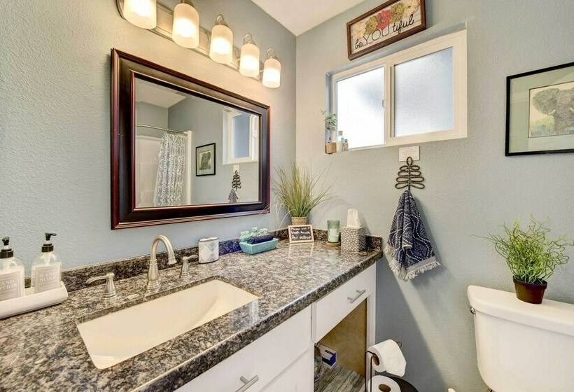 Cheerful Chandler Retreat With Private Pool!