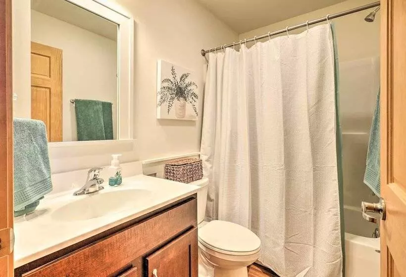 Chestertown Hideaway W/ Lake & Beach Access!