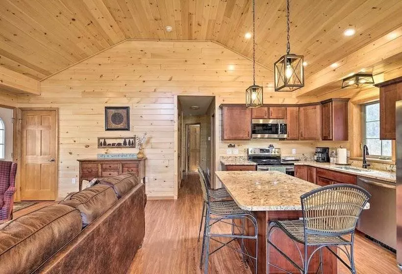 Chestertown Hideaway W/ Lake & Beach Access!