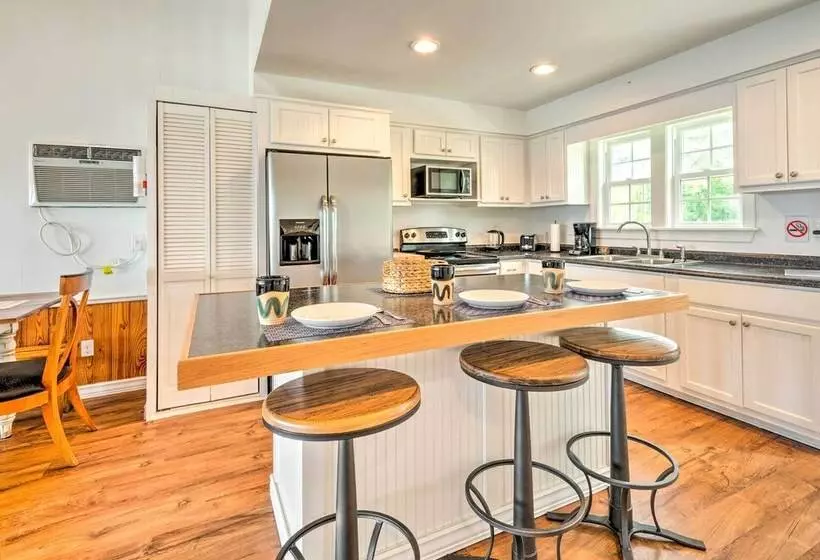 Coastal Escape: Bayfront Home W/ Dock & Views