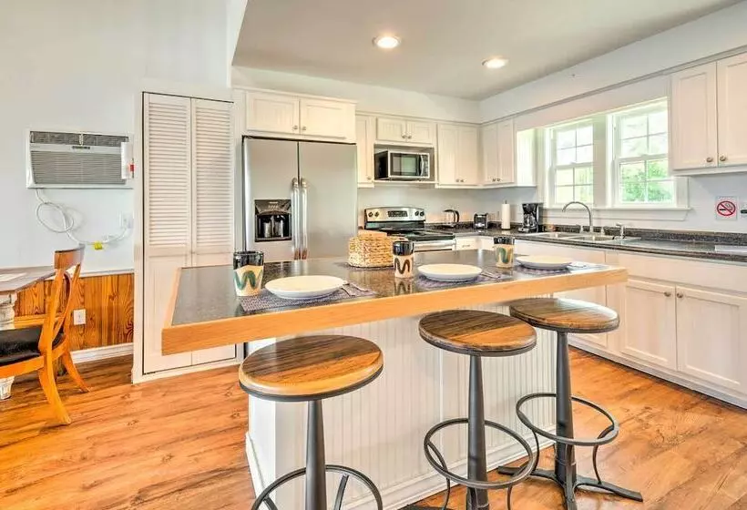 Coastal Escape: Bayfront Home W/ Dock & Views