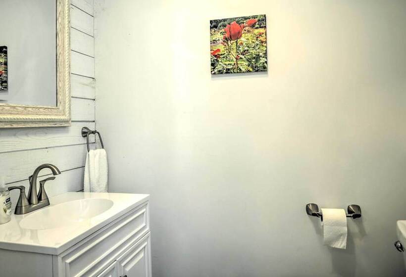 Coastal Escape: Bayfront Home W/ Dock & Views