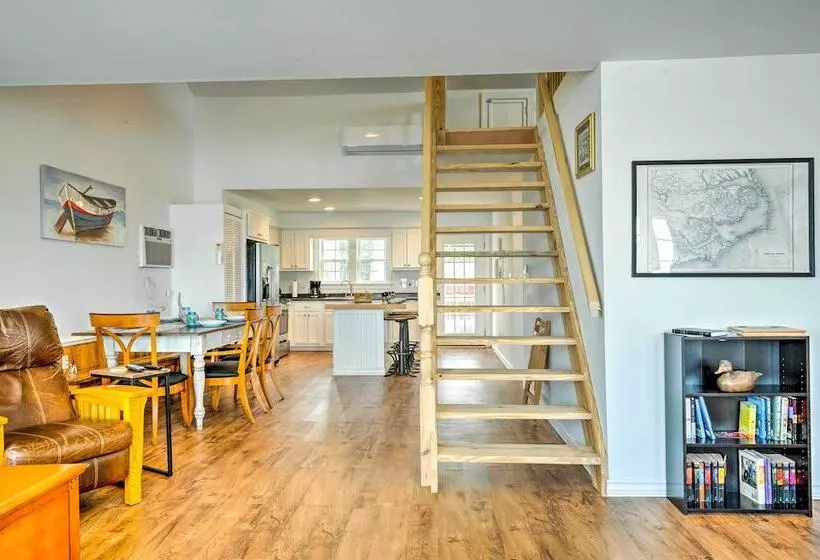 Coastal Escape: Bayfront Home W/ Dock & Views