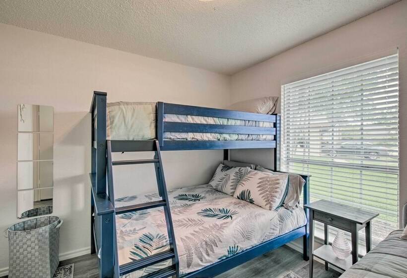 2 Mi To Lone Star Park: Irving Home W/ Fenced Yard