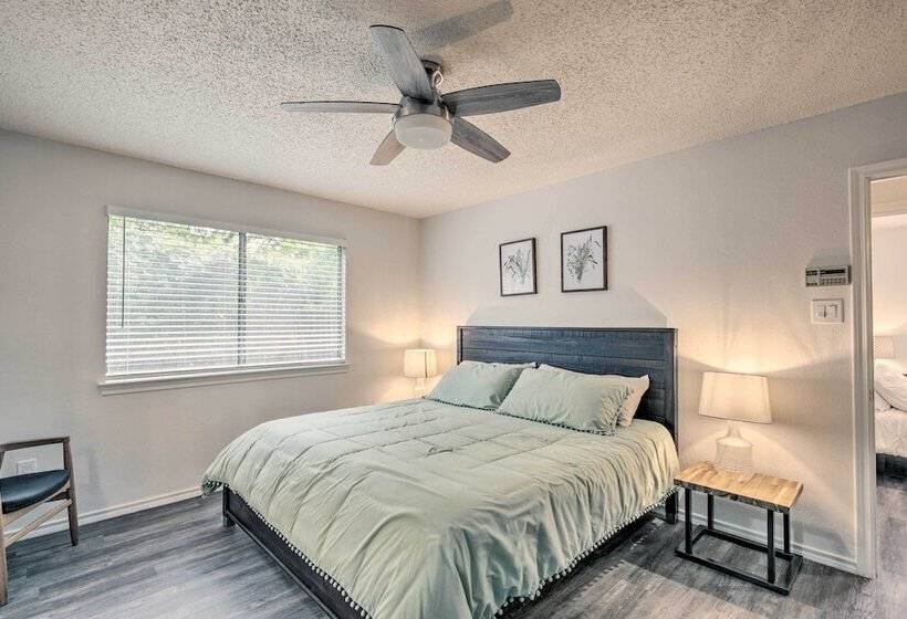 2 Mi To Lone Star Park: Irving Home W/ Fenced Yard