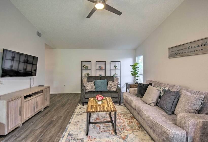 2 Mi To Lone Star Park: Irving Home W/ Fenced Yard