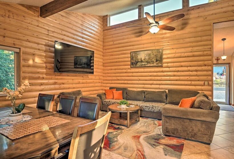 Flagstaff Retreat W/ Large Yard, Balcony & Views!