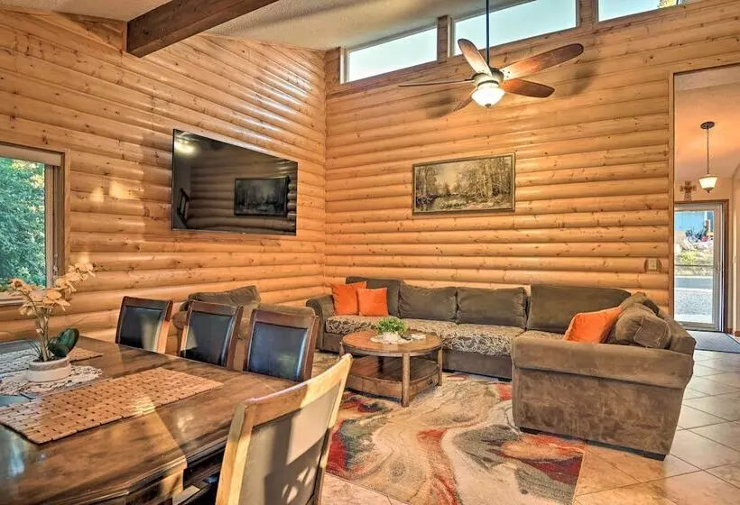 Flagstaff Retreat W/ Large Yard, Balcony & Views!
