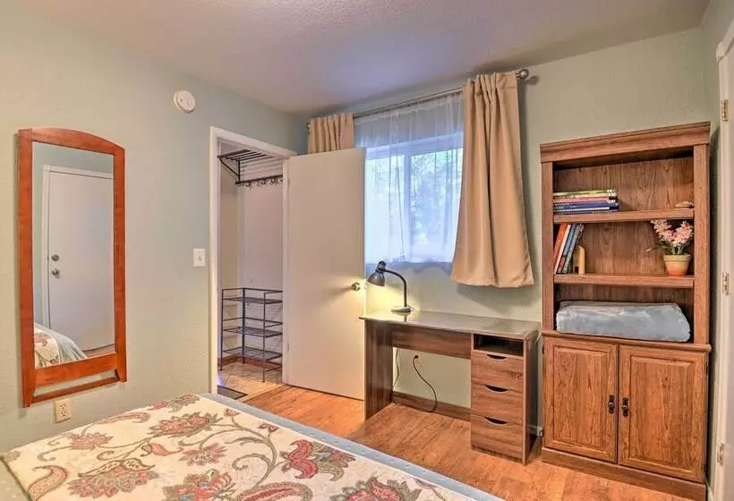 Flagstaff Retreat W/ Large Yard, Balcony & Views!