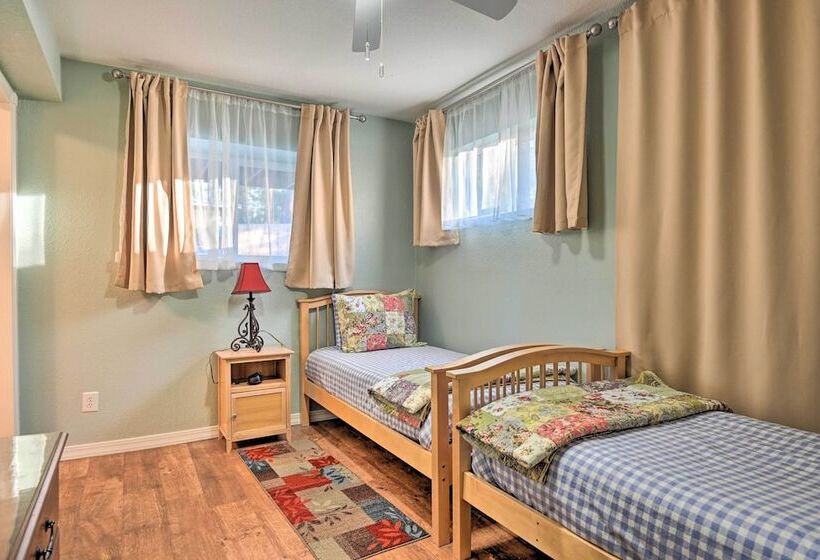 Flagstaff Retreat W/ Large Yard, Balcony & Views!