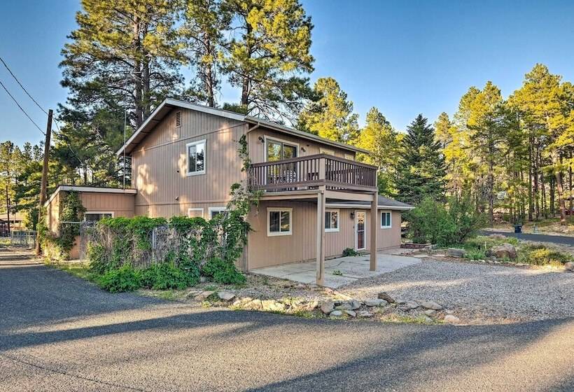 Flagstaff Retreat W/ Large Yard, Balcony & Views!