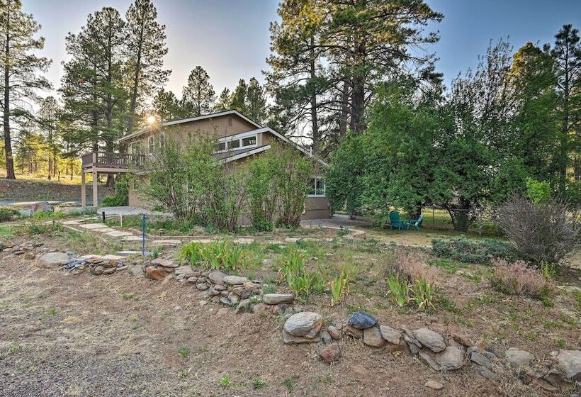 Flagstaff Retreat W/ Large Yard, Balcony & Views!