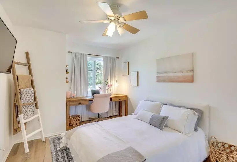 Gorgeous Vista Home W/ Private Pool & Spa!