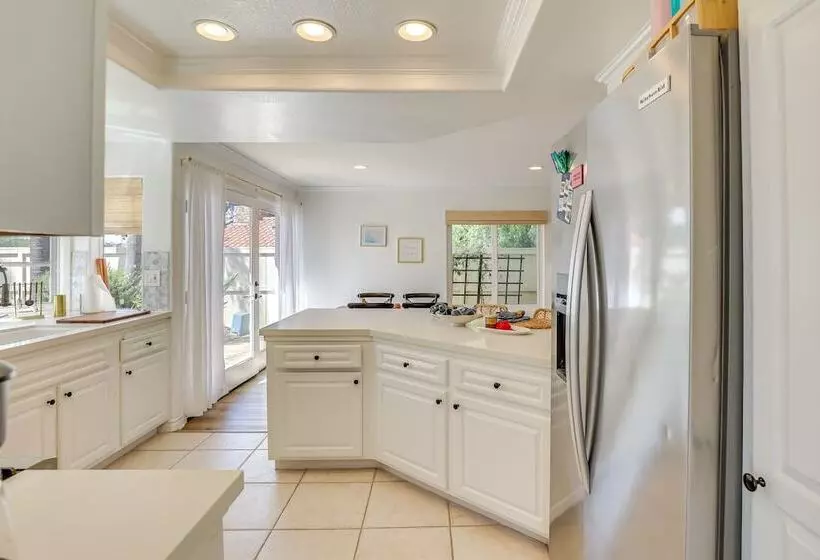Gorgeous Vista Home W/ Private Pool & Spa!