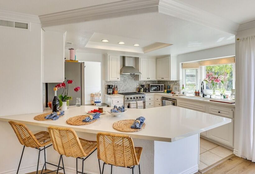 Gorgeous Vista Home W/ Private Pool & Spa!