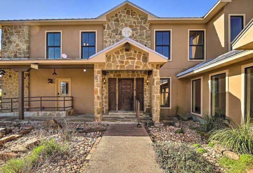 Grand Bellville Estate At Clear Creek Ranch