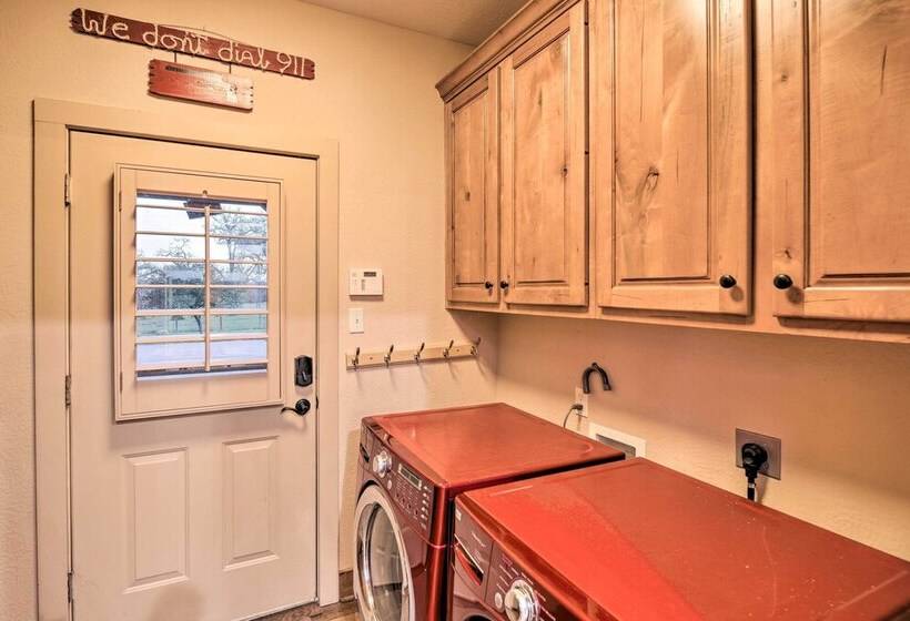 Grand Bellville Estate At Clear Creek Ranch