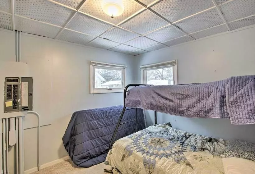 Green Lake Vacation Home W/ Screened Porch!