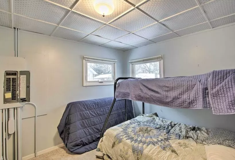 Green Lake Vacation Home W/ Screened Porch!