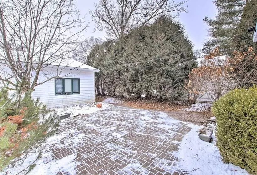 Green Lake Vacation Home W/ Screened Porch!