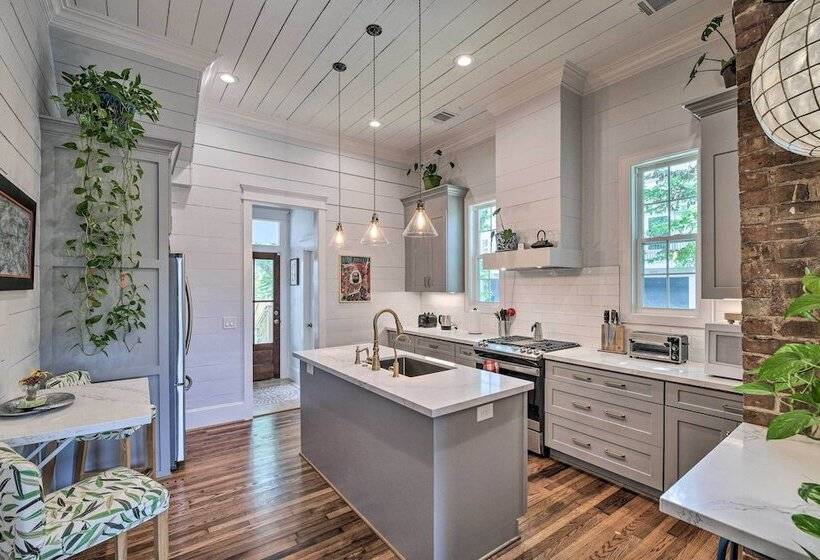 Historic Houston Bungalow ~ 2 Mi To Downtown!