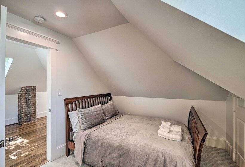 Historic Houston Bungalow ~ 2 Mi To Downtown!