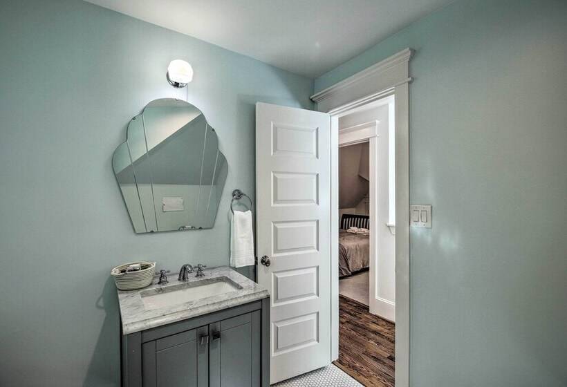 Historic Houston Bungalow ~ 2 Mi To Downtown!